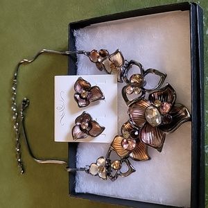 Costume Necklace & Earring Set